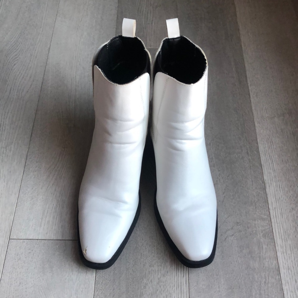Truffle Collection White Boots with black heel